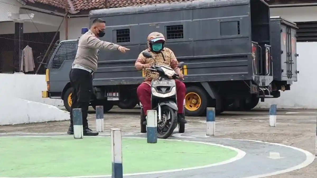 Tak Ada Lagi Akrobat! Jalur Angka 8 dan Zig Zag Praktik Ujian SIM Diganti, Berlaku Mulai 7 Agustus