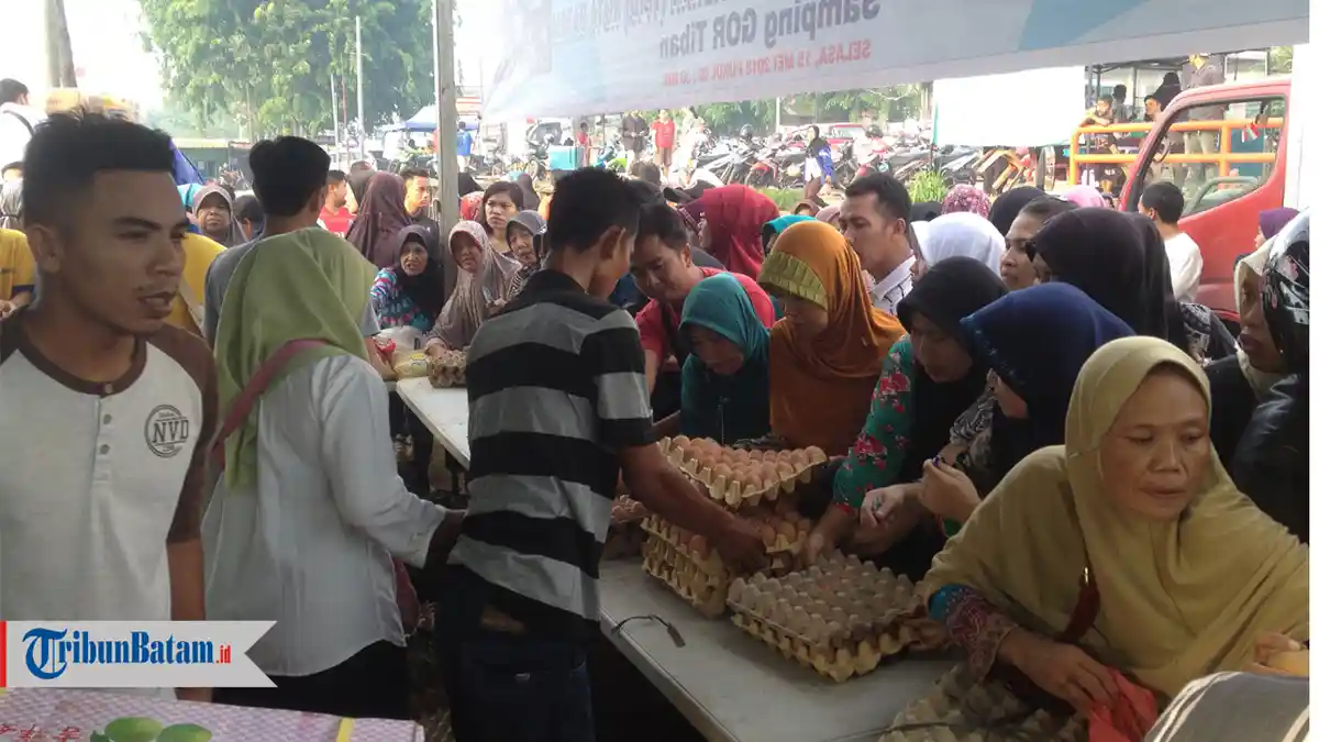 Pasar Murah di Tiban. Warga Datang Lebih Pagi Karena Takut Kehabisan