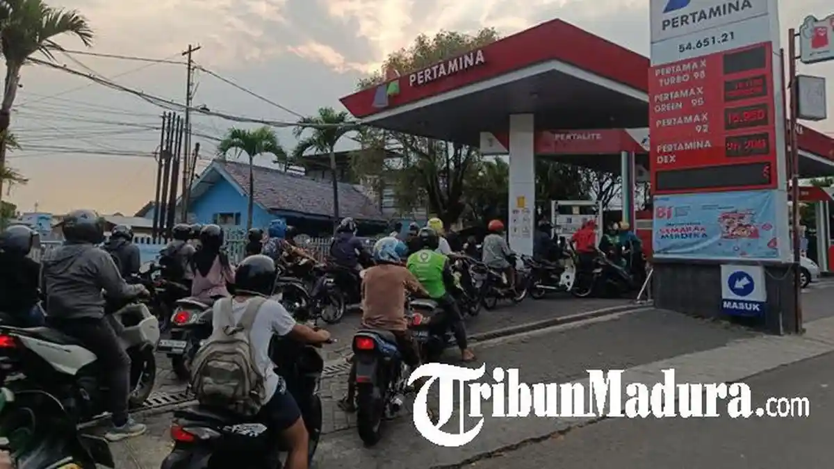 Antrean Pertalite Mengular di Sejumlah SPBU Malang, Pertamina Sebut Sesuaikan Pola Distribusi