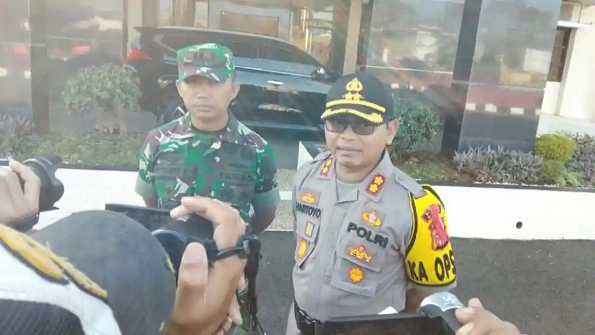 Polisi Sekat 2 Jalur Menuju Jakarta Untuk Cegah Peserta Aksi 22 Mei