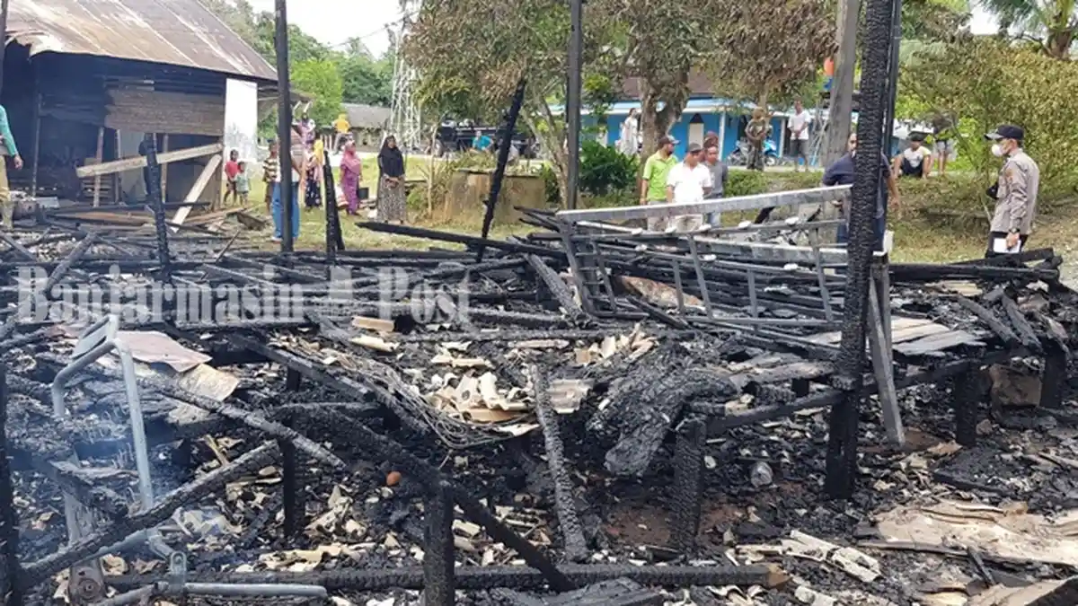 Kebakaran Sungai Riam Kabupaten Tala Kalsel, Api Muncul dari Dapur