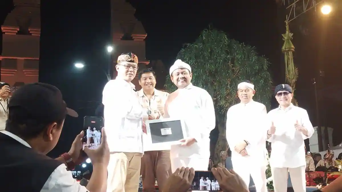 Bupati Dony Deklarasikan Kepindahannya ke Gerindra di Hadapan Ribuan Warga Sumedang