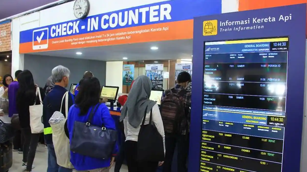 Kereta Api Terlambat Akibat Banjir, PT KAI Daop 3 Cirebon Perkenankan Penumpang Batalkan Tiket