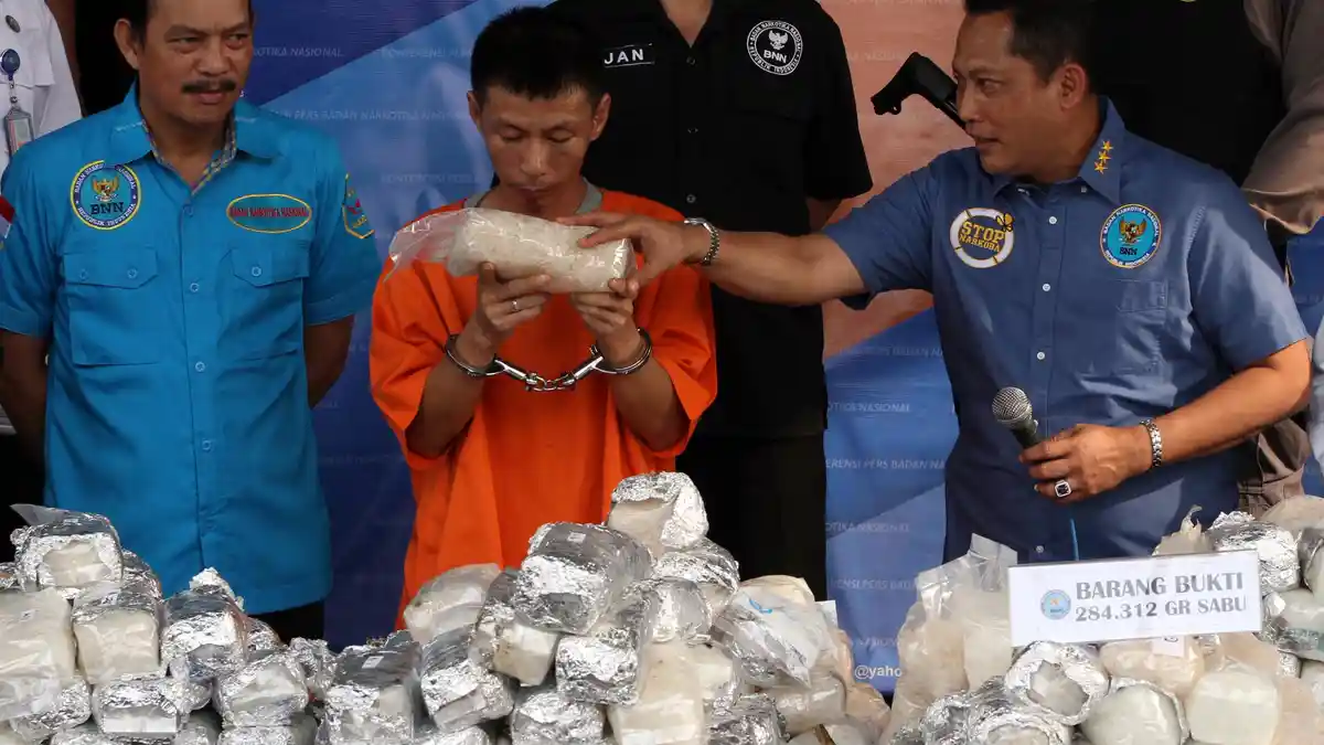 Warga Biasa Kemalingan, Tapi Terkaget-kaget Ada Penggerebekkan Gudang Sabu 300 Kg