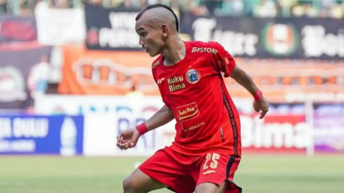 Libur 5 Hari Setelah Laga Persija vs Persib, Riko Simanjuntak Pulang Kampung ke Siantar