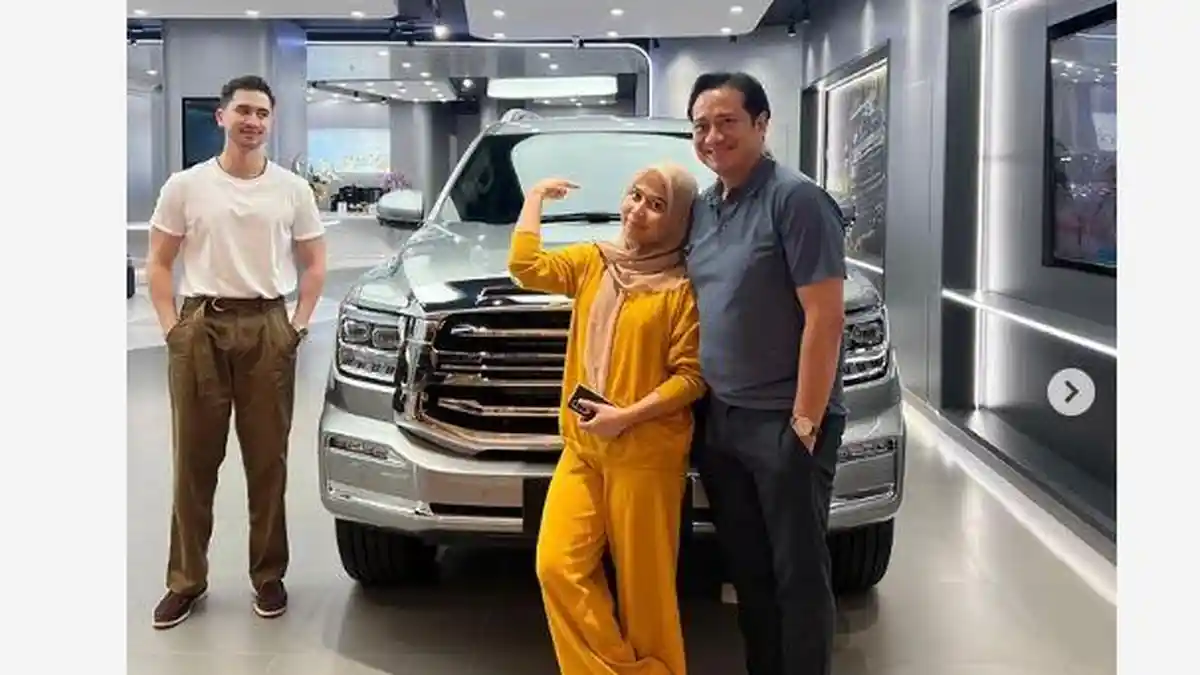 Verrell Bramasta Kasih Hadiah Mobil Baru untuk Ibu Sambung