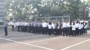 Kemenkum-Jabar-melaksanakan-kegiatan-Apel-Pagi-Bersama-yang-bertempat-di-Lapangan.jpg