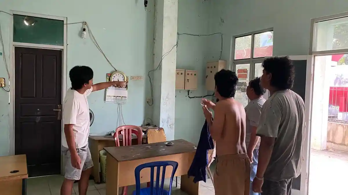 Pencuri Sikat Kabel Instalasi Listrik TPI Pasar Mentok 
