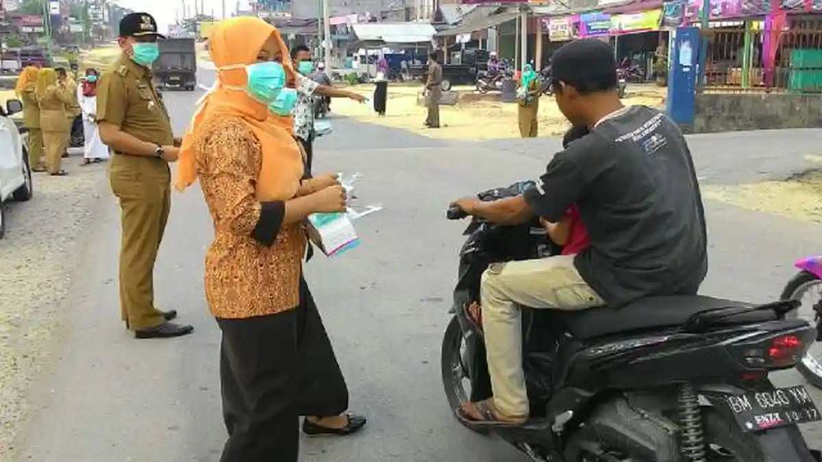 Kecamatan Lubuk Dalam Bagikan 1500 Masker