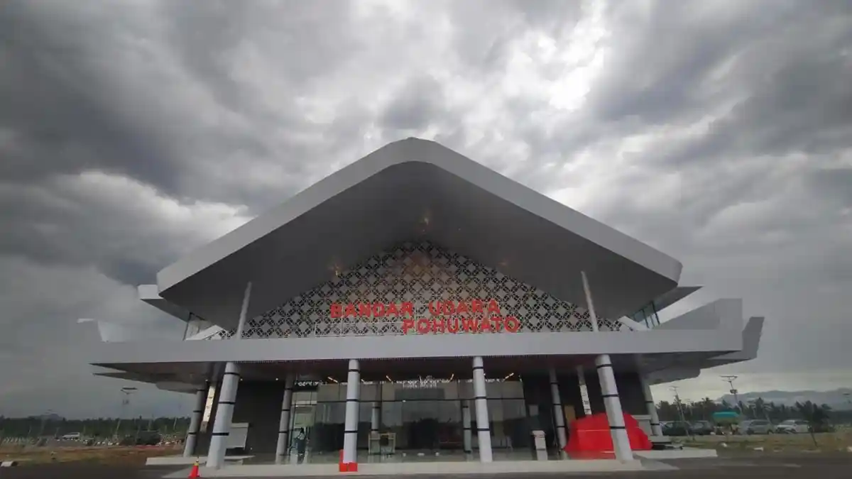 Melihat Pengamanan Kedatangan Presiden Jokowi di Bandara Panua Pohuwato Gorontalo