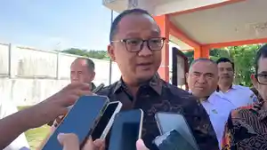Kepala-Kantor-Imigrasi-Kelas-I-TPI-Ternate-Akhmad-Harry-Lesmana.jpg