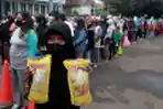 Operasi Minyak Goreng Murah di Tangsel