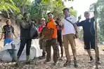 Gotong Royong Bersihkan Limbah dari Dangas hingga Pantai Senggara