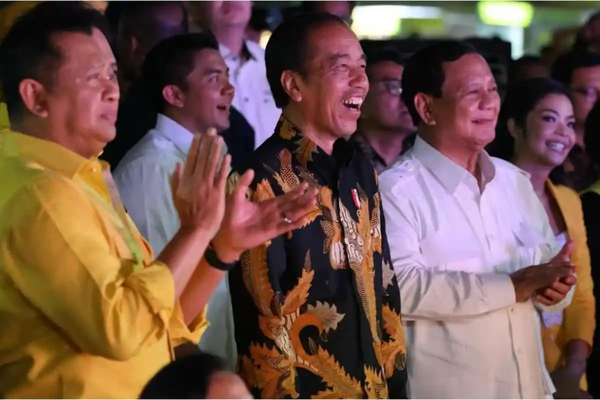 Reaksi Spontan Prabowo seusai Disanjung Presiden Jokowi di Rakernas LDII, Audien Seketika Bergemuruh