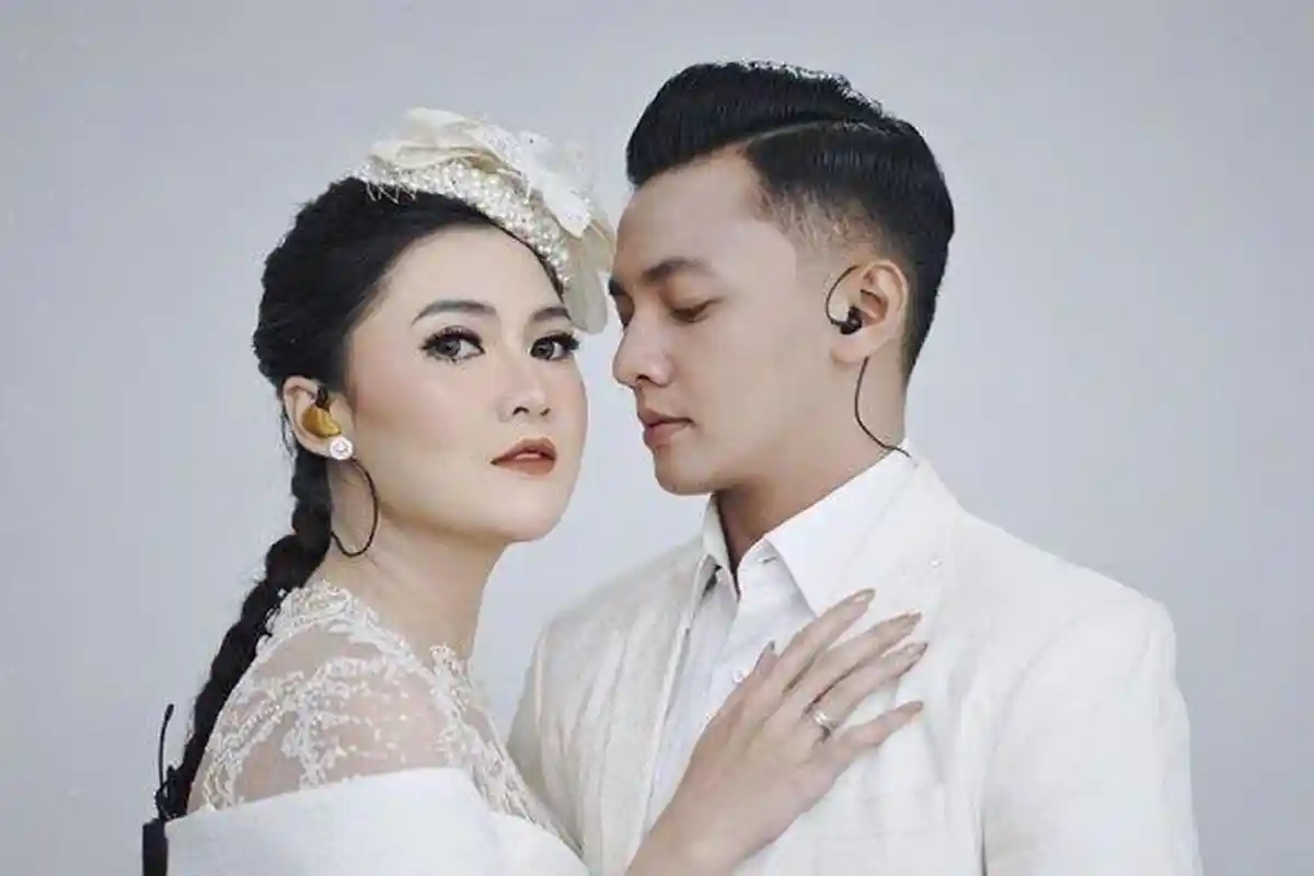 Dory Harsa Tulis Soal Semangat Bekerja, Potret Mesra Dengan Nella Kharisma Curi Perhatian