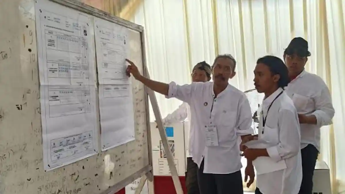Prabowo-Gibran Unggul Telak di TPS Khofifah Indar Parawansa