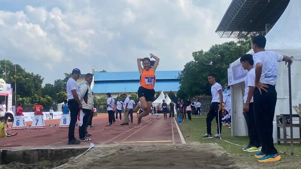 Calista Yosinta Raih Emas di Nomor Lompat Jauh Pertamina SAC Indonesia 2024-2025 Sumatera Qualifiers