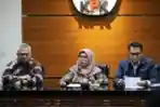 KPK Gelar Barang Bukti Suap Komisioner KPU