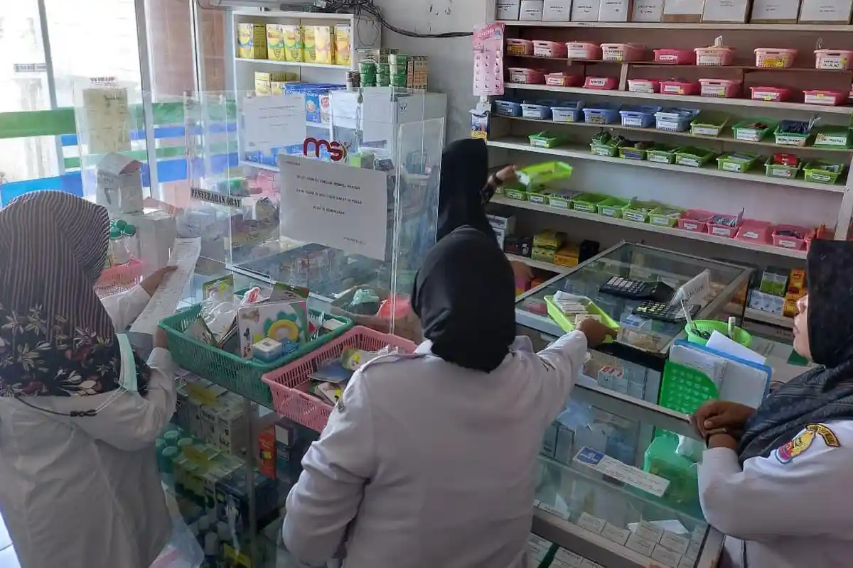 Dinkes Taliabu Sidak Apotek-apotek Usai Terima Aduan Warga Soal Obat Kadaluarsa