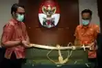 Pedang Emas Duta Besar Arab Saudi Diserakan KPK