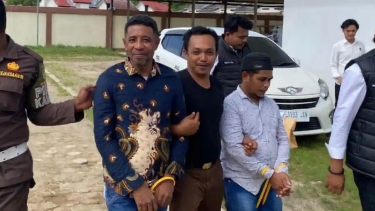 Korupsi DD Ainena Rp1,16 Miliar, 2 Tersangka Diserahkan ke Kejari SBT