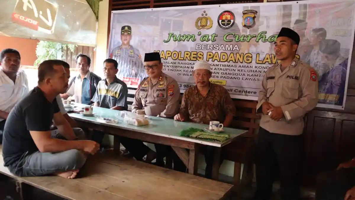 Kapolres Palas Terima Keluhan Masyarakat Lewat Jumat Curhatdi Desa Sosa