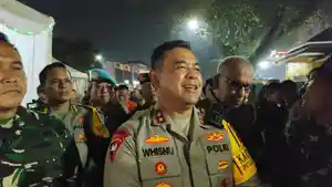 Kapolda-Sumut-Irjen-Whisnu-Hermawan-Februanto-saat-diwawancarai-di-lapangan-merdeka-Medan.jpg
