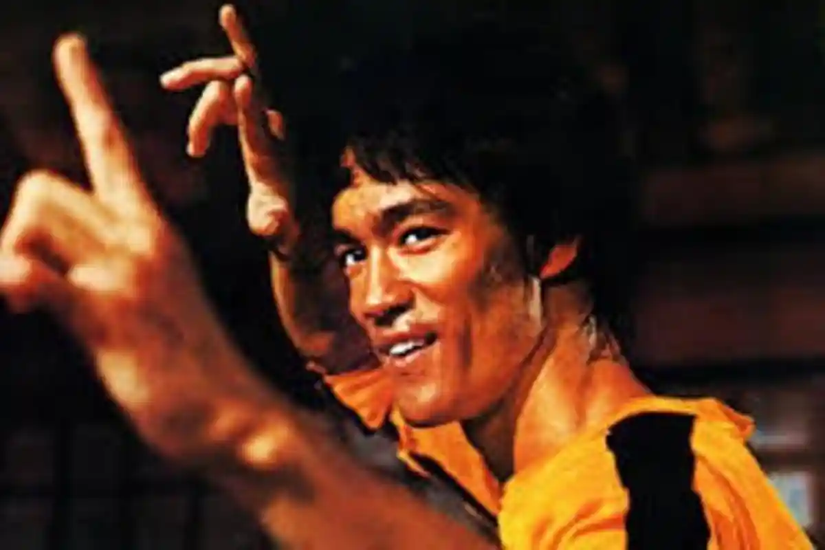 Bruce Lee Mampu Menembus Kaleng Minuman dengan Jarinya, Ini 10 Fakta kekuatan Sang Legenda