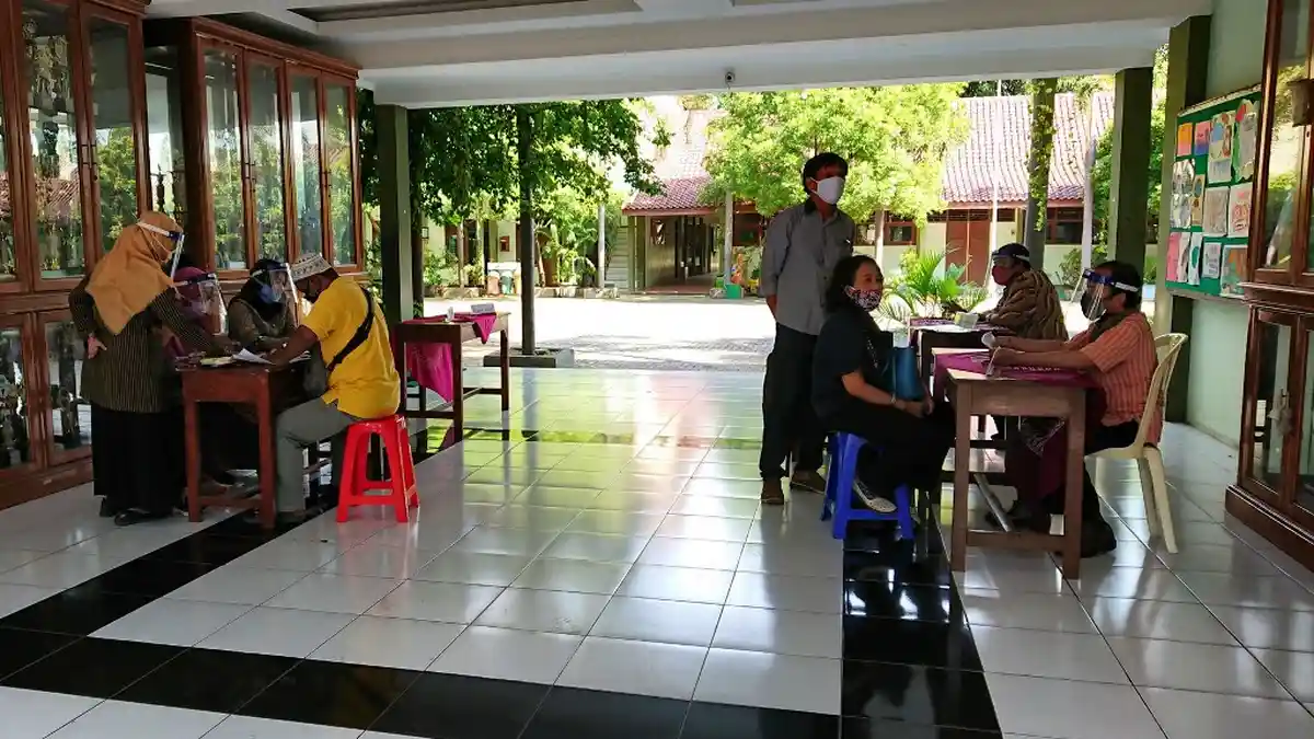 Masih Banyak Orangtua Siswa Tak Paham Sistem PPDB Online Tingkat SMP di Semarang