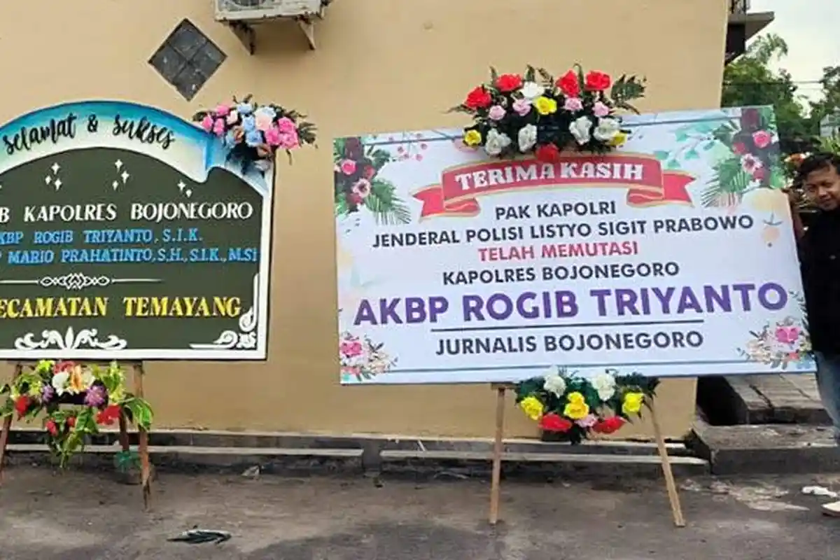 Karangan Bunga dari Jurnalis Hiasi Pisah Sambut Kapolres Bojonegoro: Terima Kasih Kepada Kapolri
