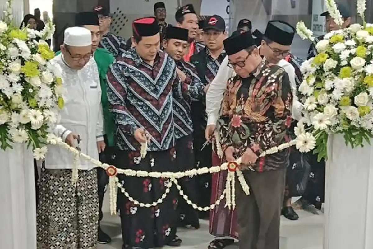 Doakan Kelancaran Pengurus, PCNU Surabaya Berangkatkan Pengurus Umrah di Hari Santri 2024