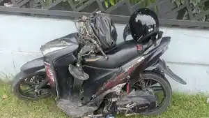 Sepeda-motor-yang-terlibat-kecelakaan-di-Sambungrejo-Sukodono.jpg