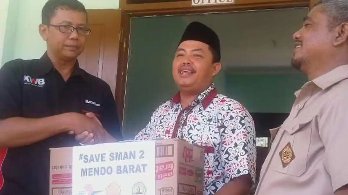 Dukungan Masyarakat Mengalir Berkat Pemberitaan Koin Peduli Save SMAN 2 Mendobarat