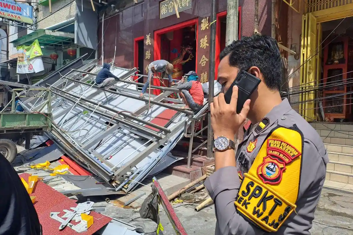 2 Orang Cedera Insiden Kanopi Klenteng Kwan Kong Makassar Ambruk, Begini Kronologinya