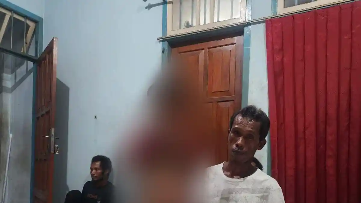 Bur Bustam, Bocah Penderita Lubang Anus di Halmahera Selatan Butuh Uluran Tangan