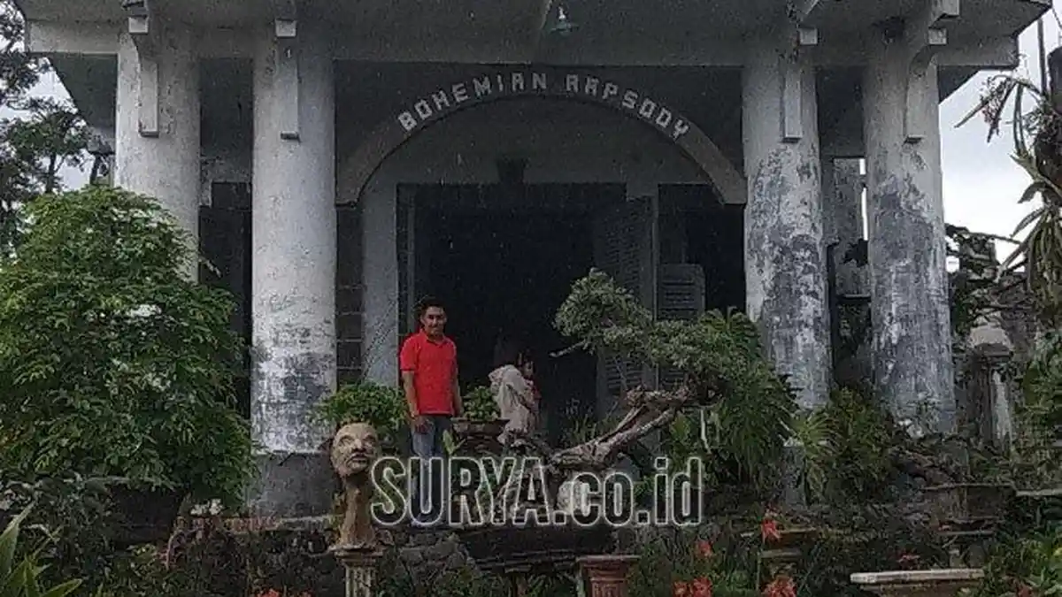 Mengintip Rumah Bohemian Rhapsody di Blitar yang Disebut Warga 'Rumah Hantu'