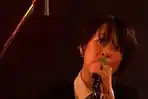 PENYANYI-Maki-Otsuki-Siam-panduan-Chord-Memories-Maki-Otsuki-Kunci-Gitar-D.jpg