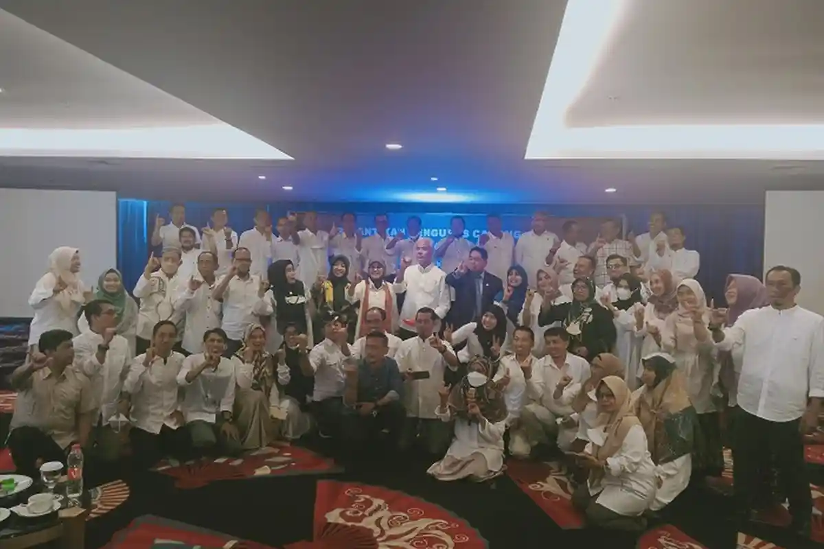 Di Makassar, Ganjar Pranowo Lantik 10 Pengcab Kagama se-Sulsel Periode 2019-2024