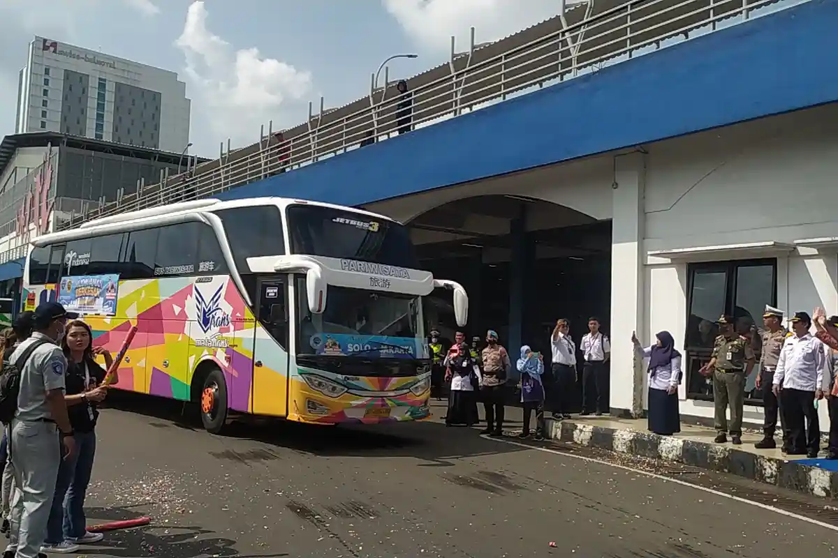 Kronologi Sopir Bus Mudik Gratis Meninggal Dunia di Terminal Tirtonadi Solo, Disaksikan Anak Kandung