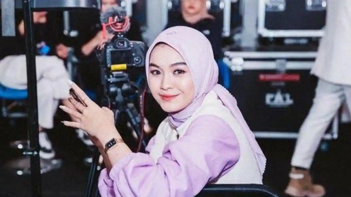 Lirik Lagu dan Chord Gitar Rumah - Salma Salsabil