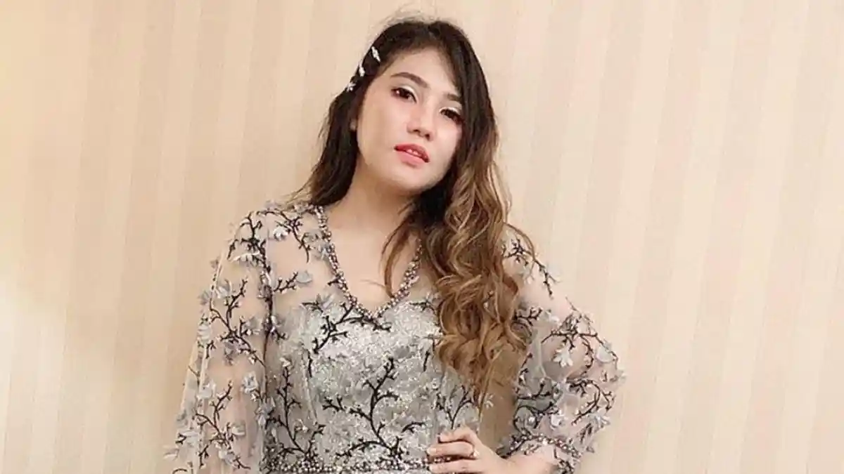 Aksi Garang Via Vallen Ikut Jagal Sapi Kurban Jadi Sorotan, Warga Sebut 'Alih Profesi!'