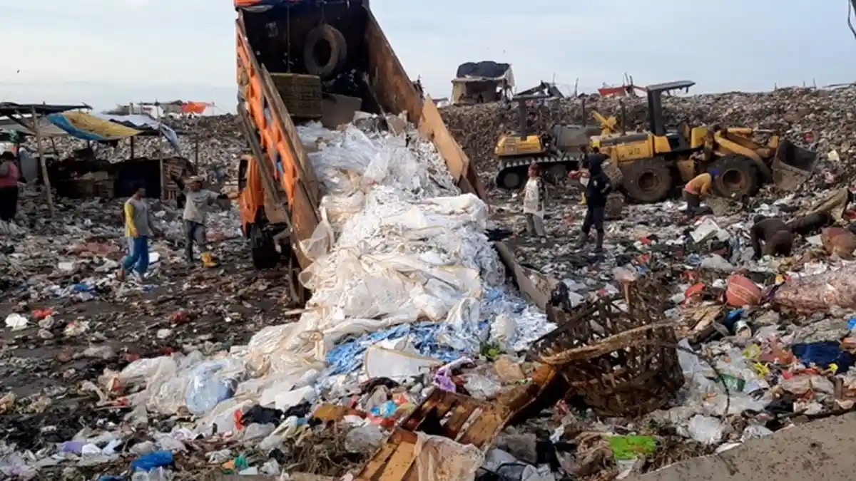 TPA Rawa Kucing Tempat Parkir Terakhir 1.400 Ton Sampah Kota Tangerang Setiap Hari