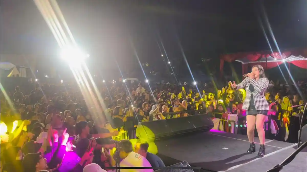 Penyanyi Dangdut Novi Rizki Debut Tampil Off Air Bawakan Lagu Mantan Sumo