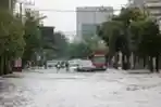 Banjir Rendam Jalan Gajahmada Semarang