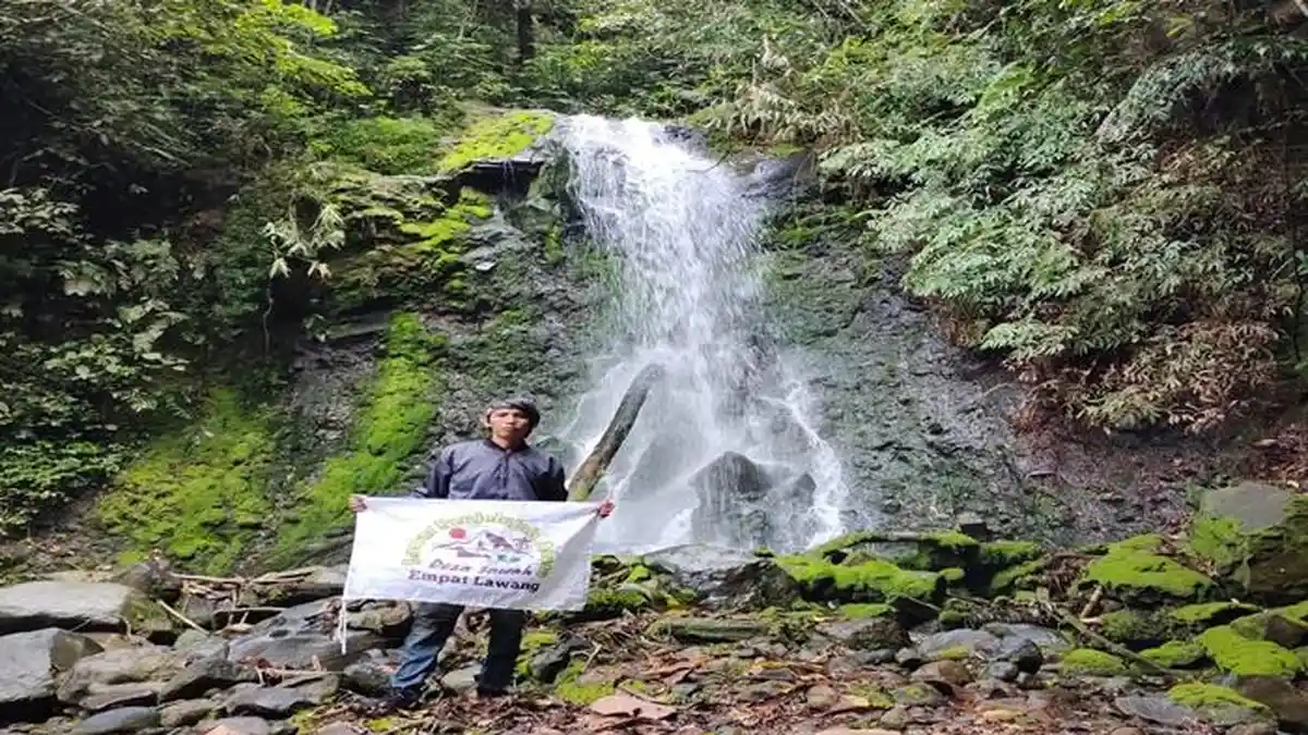 Mengenal Cughop Ayek Kelat Duson Sawah, Wisata Air Terjun Belerang di Empat Lawang