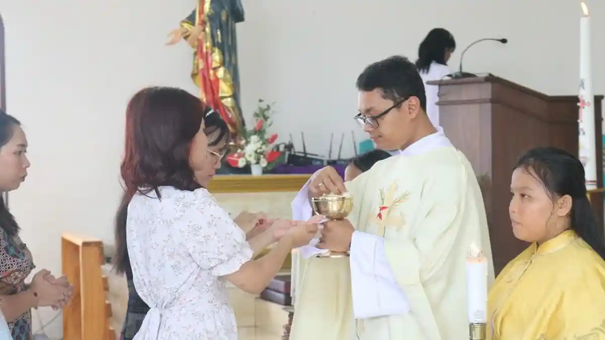Potret Umat Kristen di Minut Sulawesi Utara Rayakan Paskah dengan Khusyuk