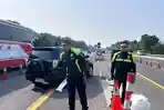 Volume Kendaraan di Tol Japek Karawang Meningkat, Contraflow Diberlakukan di KM 48 Karawang