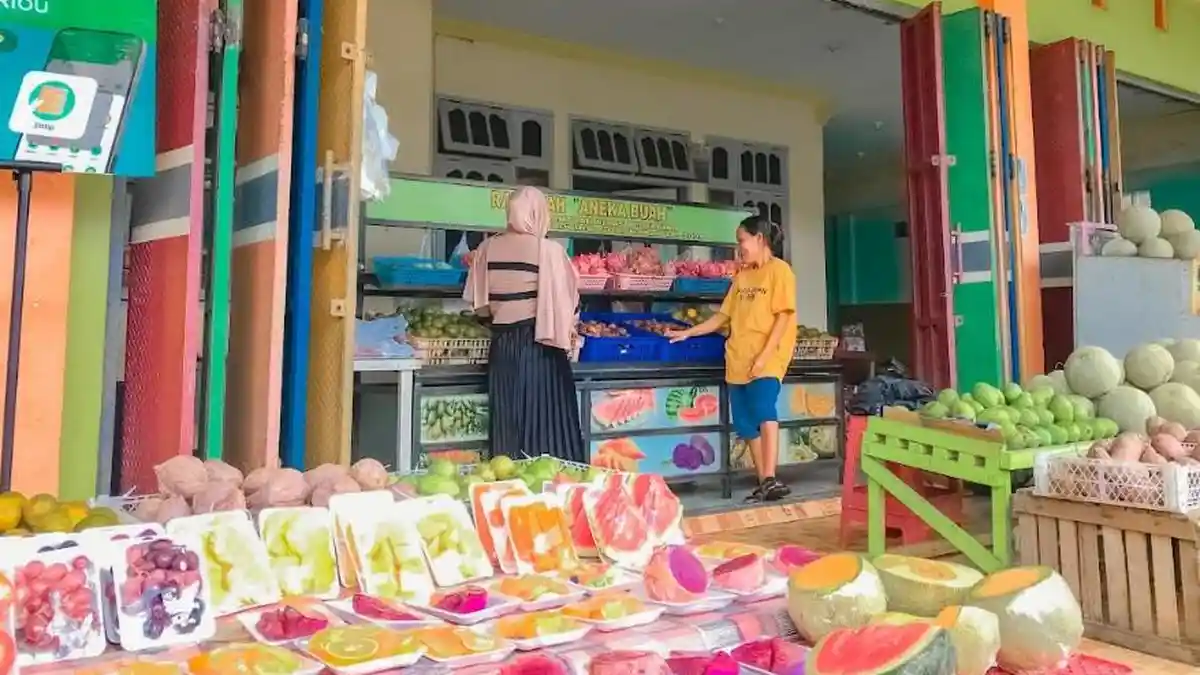 Kakak Beradik di Gorontalo Lanjutkan Warisan Ayah, Jualan Aneka Buah Hingga Omzet Jutaan