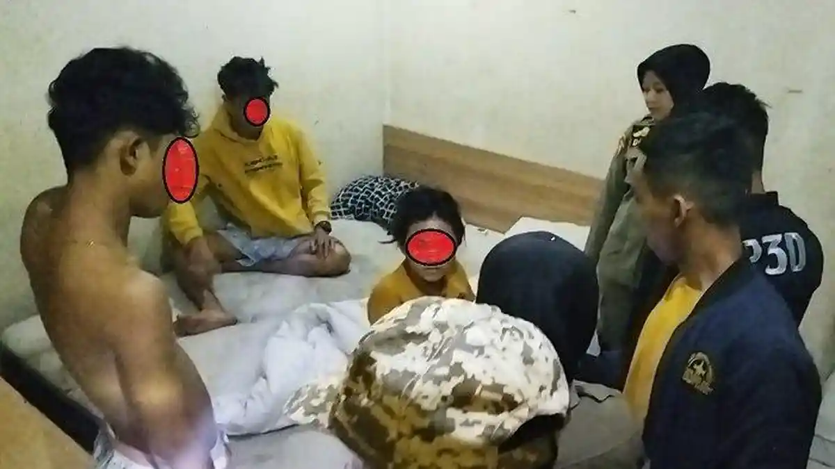 Diduga Kumpul Kebo saat Bulan Suci Ramadan, Petugas Satpol PP Temukan Kondom
