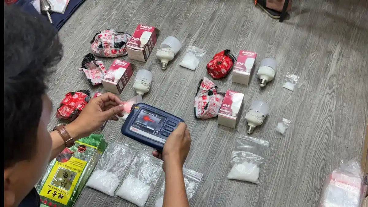 Sabu Disamarkan Dalam Paket Lampu, Polisi Tangkap Pemuda di Jagakarsa